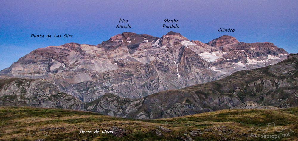 Las Tres Sorores desde el Este, Pirineos de Huesca, Aragon, Parque Nacional de Ordesa y Monte Perdido
