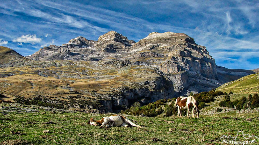 Las Tres Sorores, Pirineos de Huesca, Aragon, Parque Nacional de Ordesa y Monte Perdido