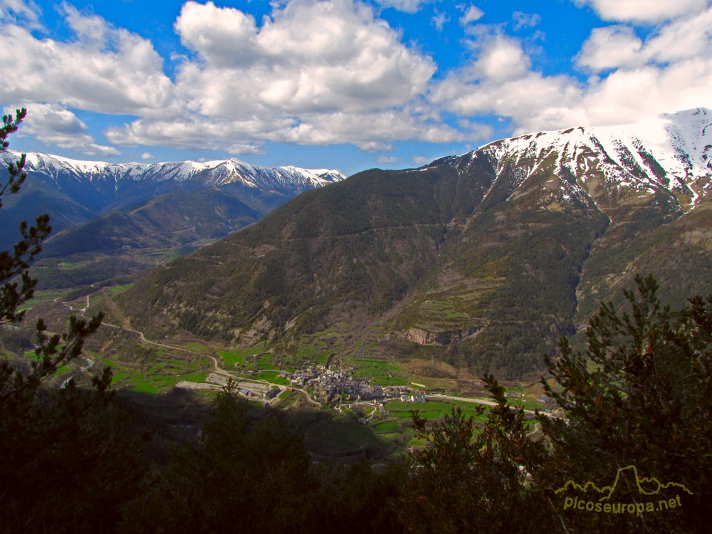 El valle de Torla, Pirineos de Huesca, Aragon, Parque Nacional de Ordesa y Monte Perdido